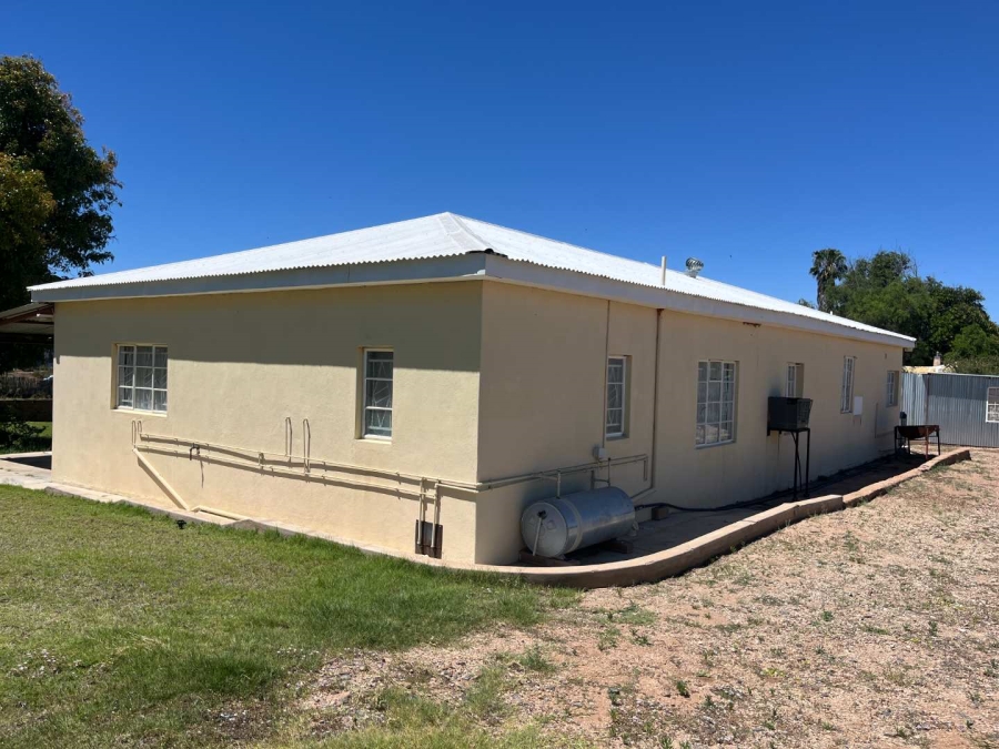 4 Bedroom Property for Sale in Olyfvenhoudtsdrift Northern Cape